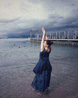 Aditi Rao Hydari feet photo thumbnail