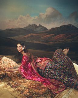 Aditi Rao Hydari feet photo thumbnail