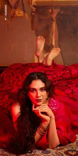 Aditi Rao Hydari feet photo thumbnail