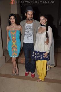Aditi Rao Hydari feet photo thumbnail