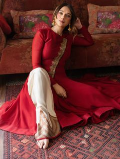 Aditi Rao Hydari feet photo 5