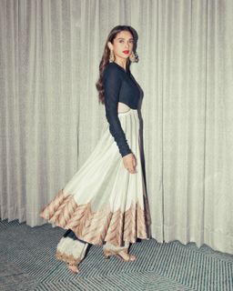 Aditi Rao Hydari feet photo 16