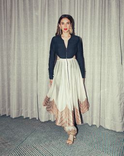 Aditi Rao Hydari feet photo 15