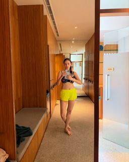 Aditi Rao Hydari feet photo 6