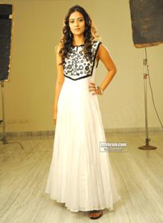 Aditi Sharma feet photo 10