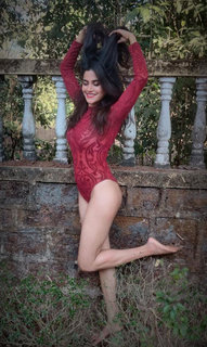 Aditi Sudhir Pohankar feet photo 3