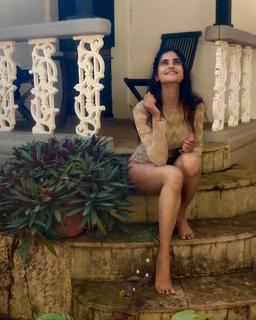 Aditi Sudhir Pohankar feet photo 2