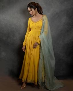 Aditi Sudhir Pohankar feet photo 19