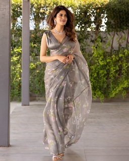 Aditi Sudhir Pohankar feet photo 16