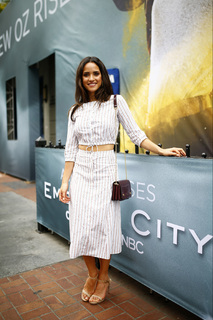 Adria Arjona feet photo thumbnail