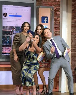 Adria Arjona feet photo thumbnail