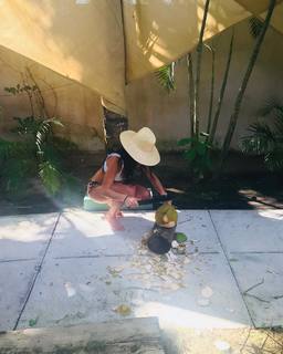 Adria Arjona feet photo thumbnail