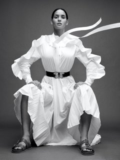 Adria Arjona feet photo thumbnail