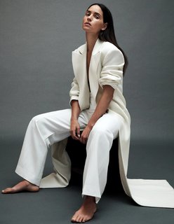Adria Arjona feet photo thumbnail