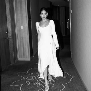 Adria Arjona feet photo thumbnail