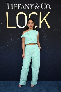 Adria Arjona feet photo thumbnail