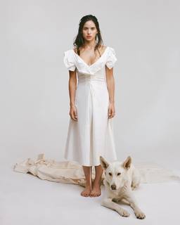 Adria Arjona feet photo thumbnail
