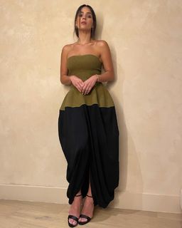 Adria Arjona feet photo thumbnail