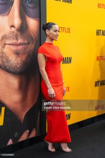 Adria Arjona feet photo thumbnail