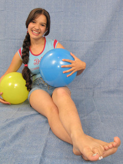 Adriana Basquez feet photo 7