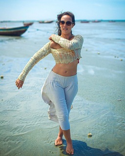 Adriana Birolli feet photo 17