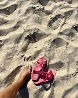 Adriana Birolli feet photo 2