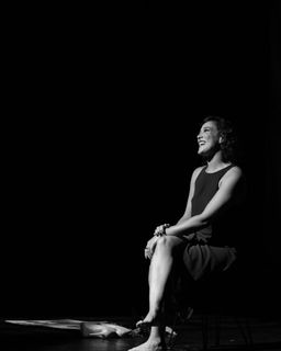 Adriana Birolli feet photo 3