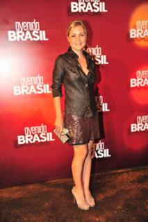 Adriana Esteves feet photo thumbnail