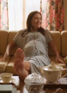 Adriana Esteves feet photo thumbnail