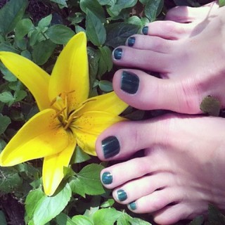 Adriana Ferrari feet photo 9