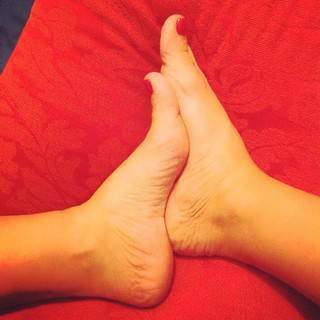 Adriana Ferrari feet photo 8