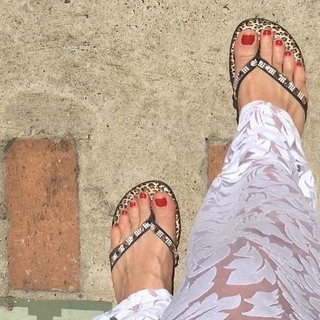 Adriana Ferrari feet photo 5