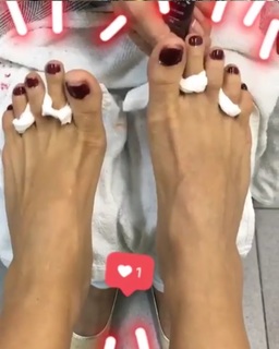 Adriana Ferrari feet photo 1