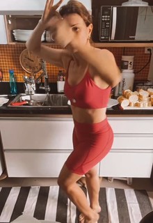 Adriana Garambone feet photo 3