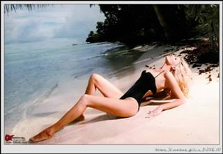 Adriana Karembeu feet photo thumbnail