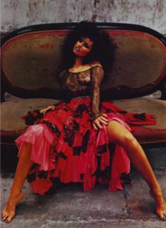 Adriana Karembeu feet photo thumbnail