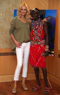 Adriana Karembeu feet photo thumbnail