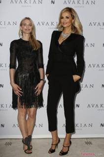 Adriana Karembeu feet photo thumbnail