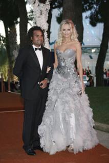 Adriana Karembeu feet photo thumbnail