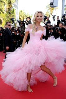 Adriana Karembeu feet photo thumbnail