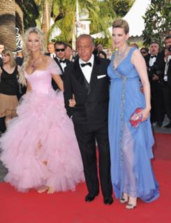 Adriana Karembeu feet photo thumbnail