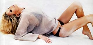 Adriana Karembeu feet photo thumbnail