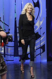 Adriana Karembeu feet photo thumbnail