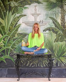 Adriana Karembeu feet photo thumbnail