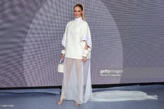 Adriana Karembeu feet photo thumbnail