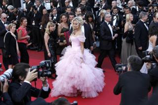 Adriana Karembeu feet photo thumbnail