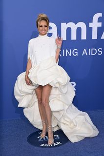 Adriana Karembeu feet photo 7