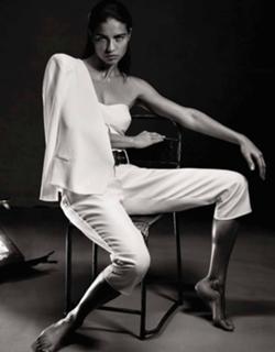 Adriana Lima feet photo thumbnail