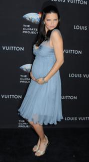 Adriana Lima feet photo thumbnail
