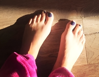 Adriana Louvier feet photo 5